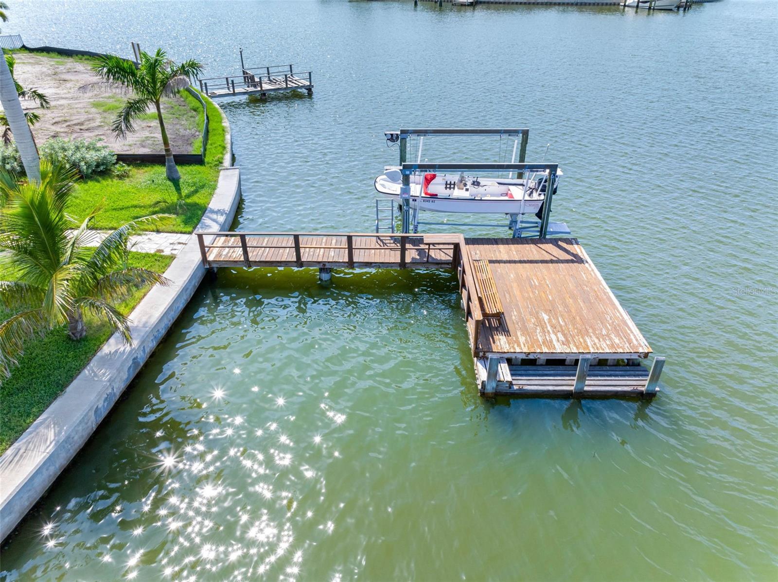 Image 17 of 19 For 493 Bath Club Boulevard N