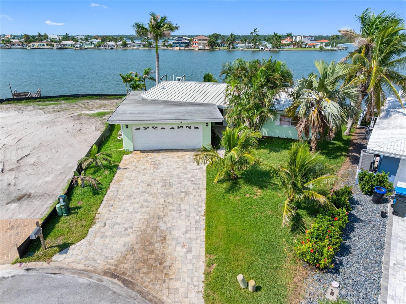 Image 18 of 19 For 493 Bath Club Boulevard N