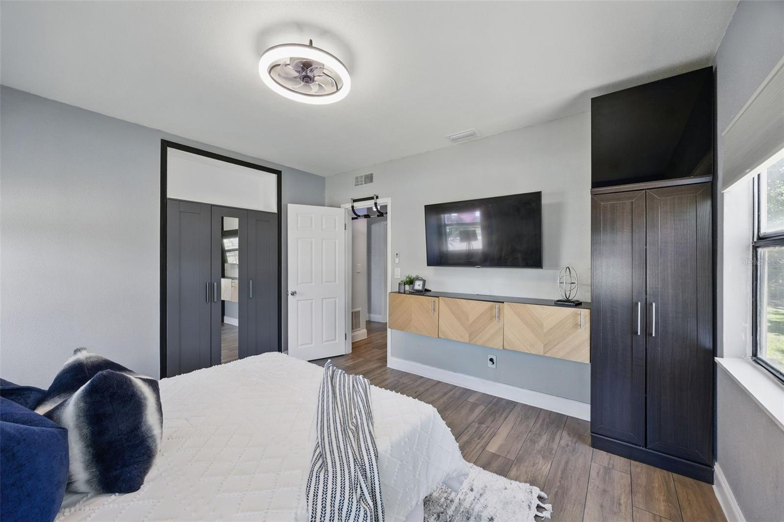 Image 17 of 40 For 2301 46th Street S