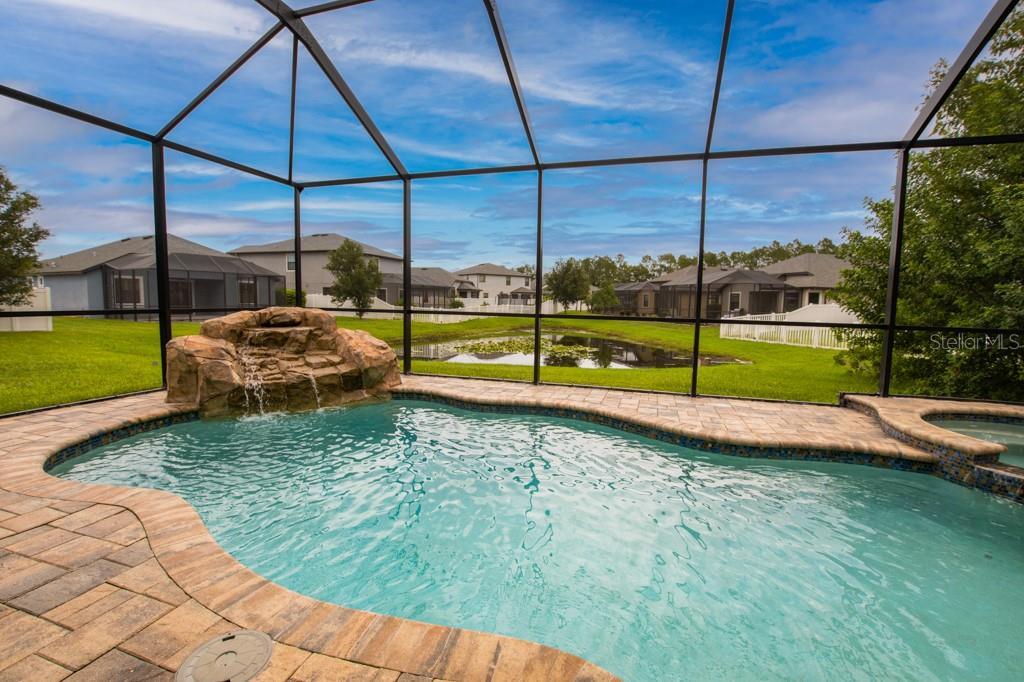 Image 21 of 38 For 8206 Summer Brook Court