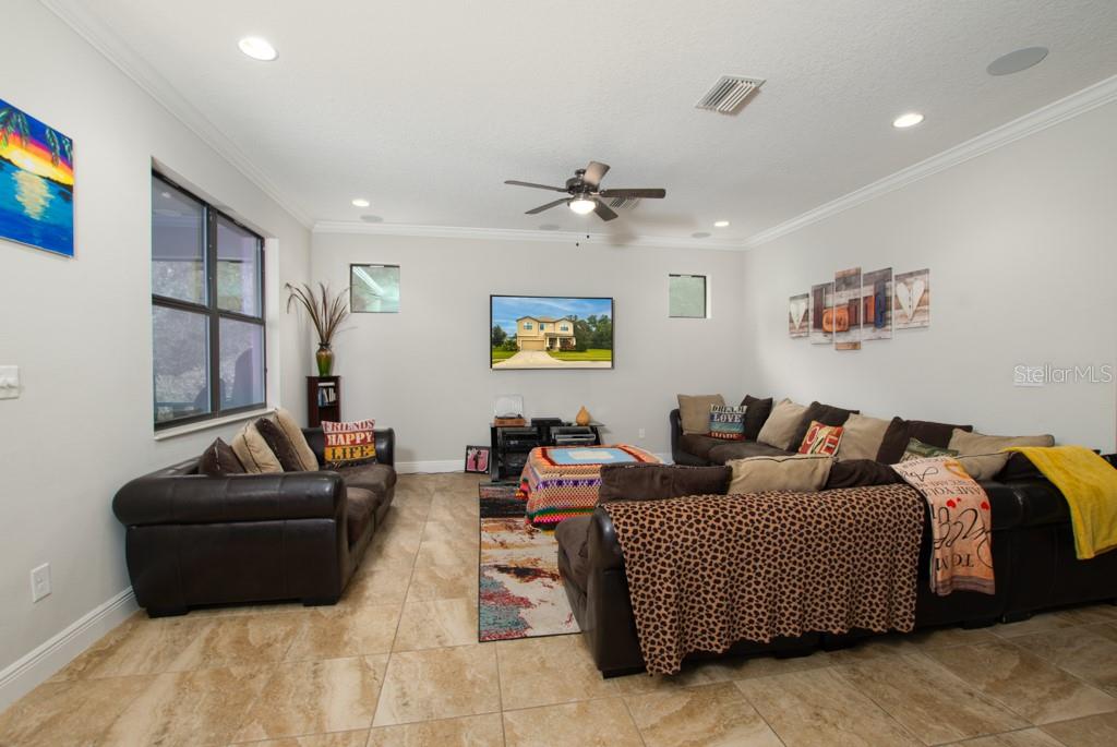 Image 4 of 38 For 8206 Summer Brook Court