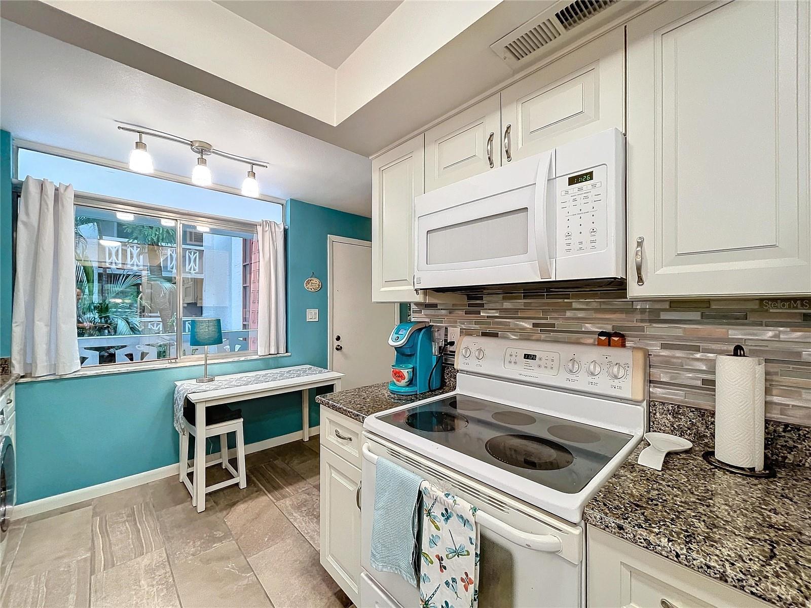 Image 13 of 30 For 1012 Pearce Drive 211