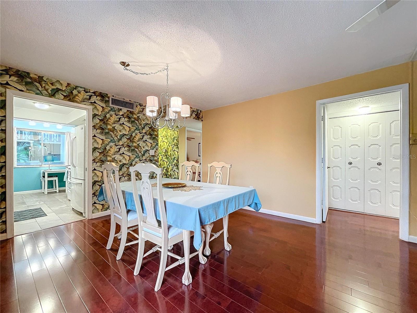 Image 7 of 30 For 1012 Pearce Drive 211