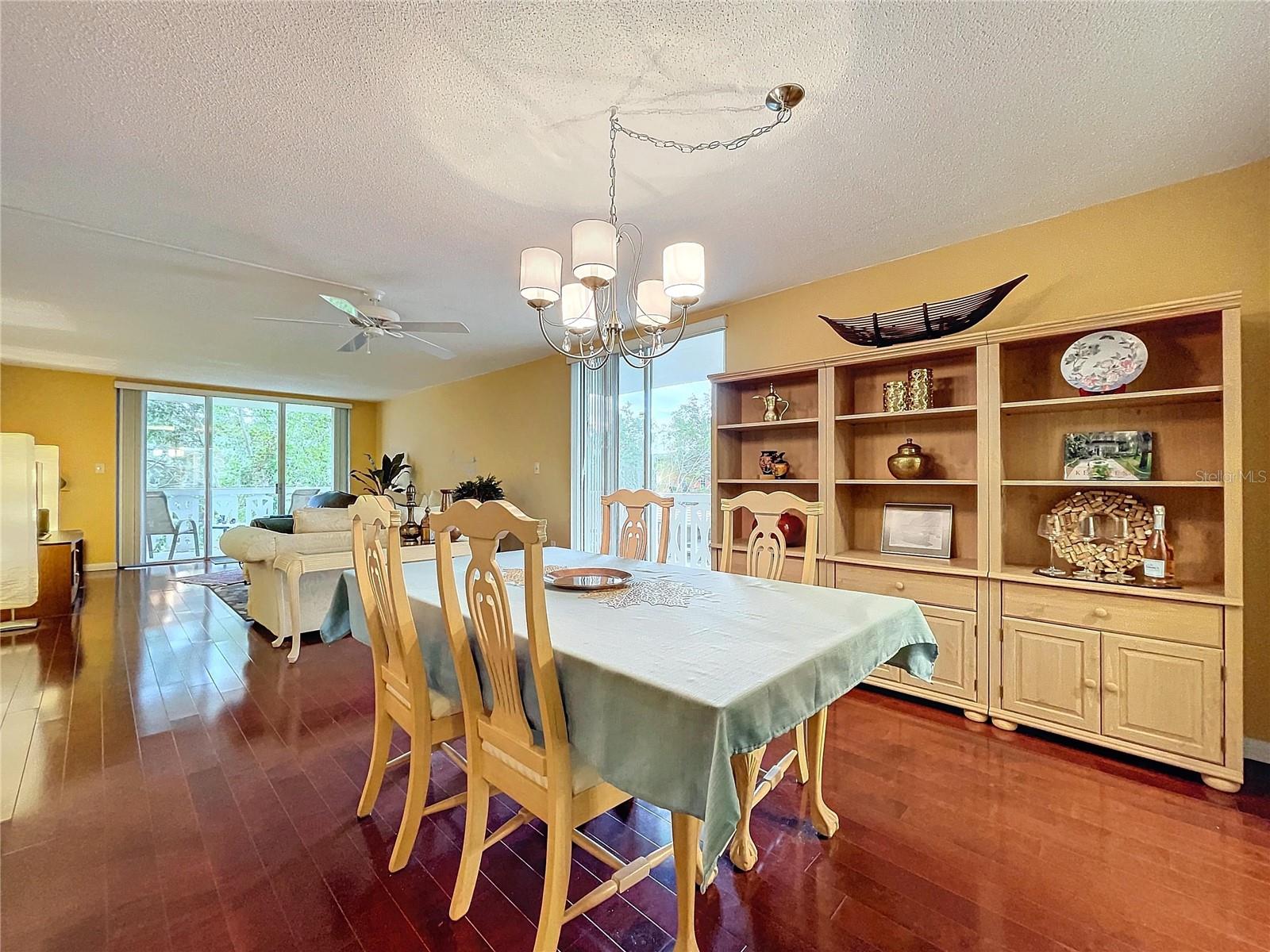 Image 9 of 30 For 1012 Pearce Drive 211
