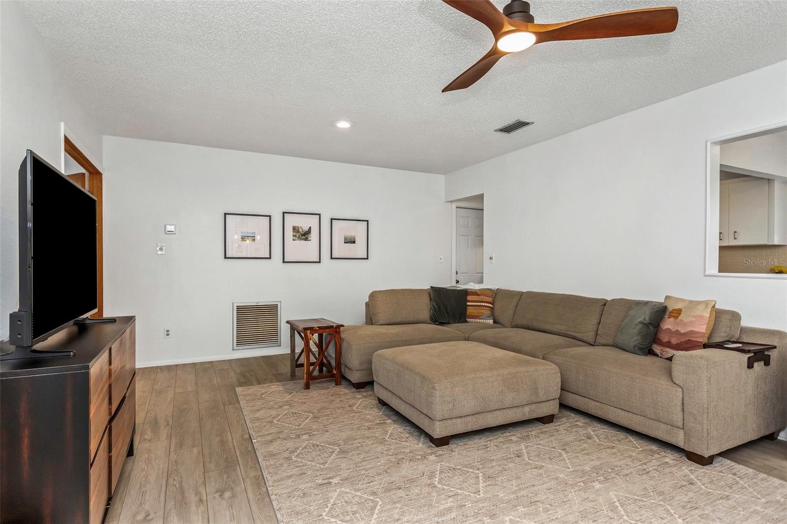 Image 10 of 69 For 11323 79th Avenue