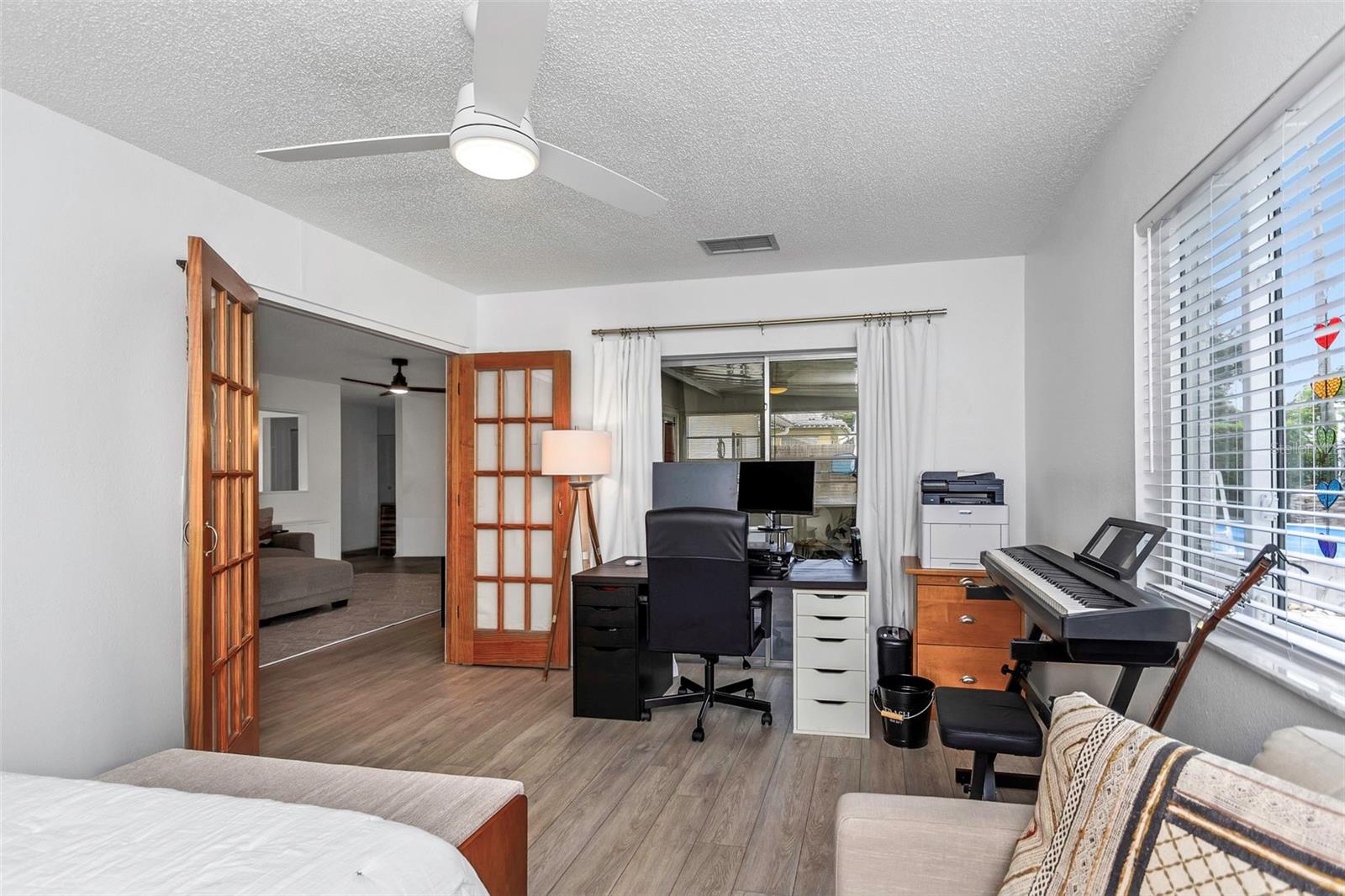 Image 33 of 69 For 11323 79th Avenue