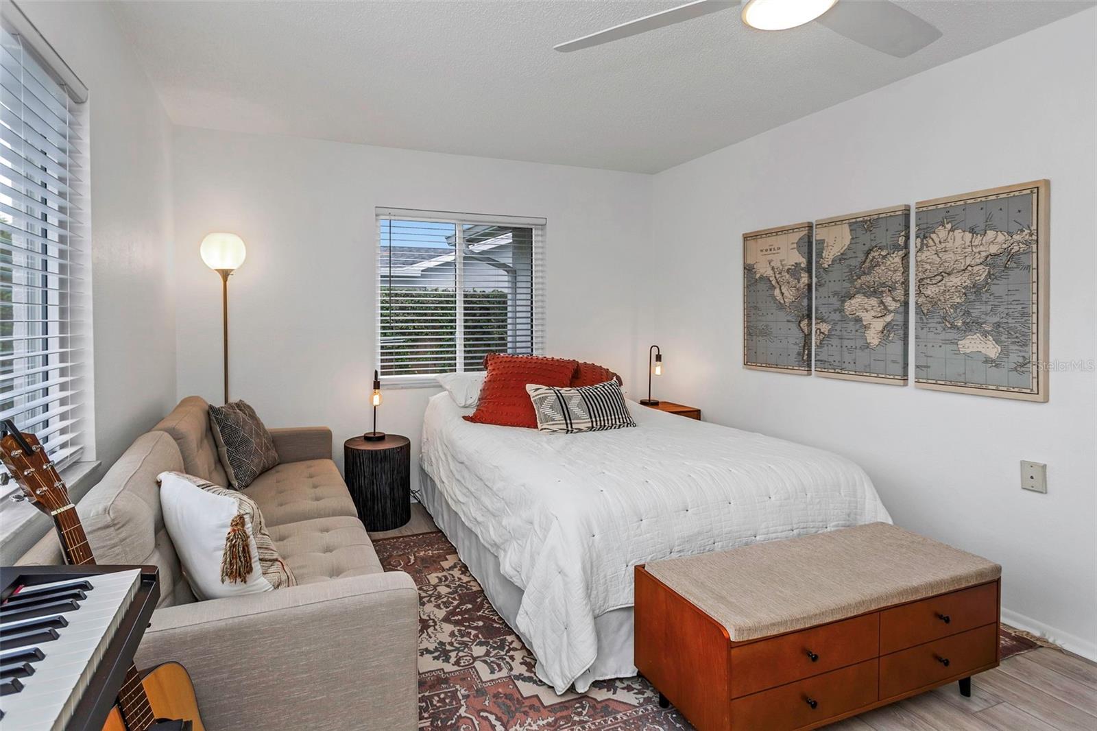 Image 36 of 69 For 11323 79th Avenue