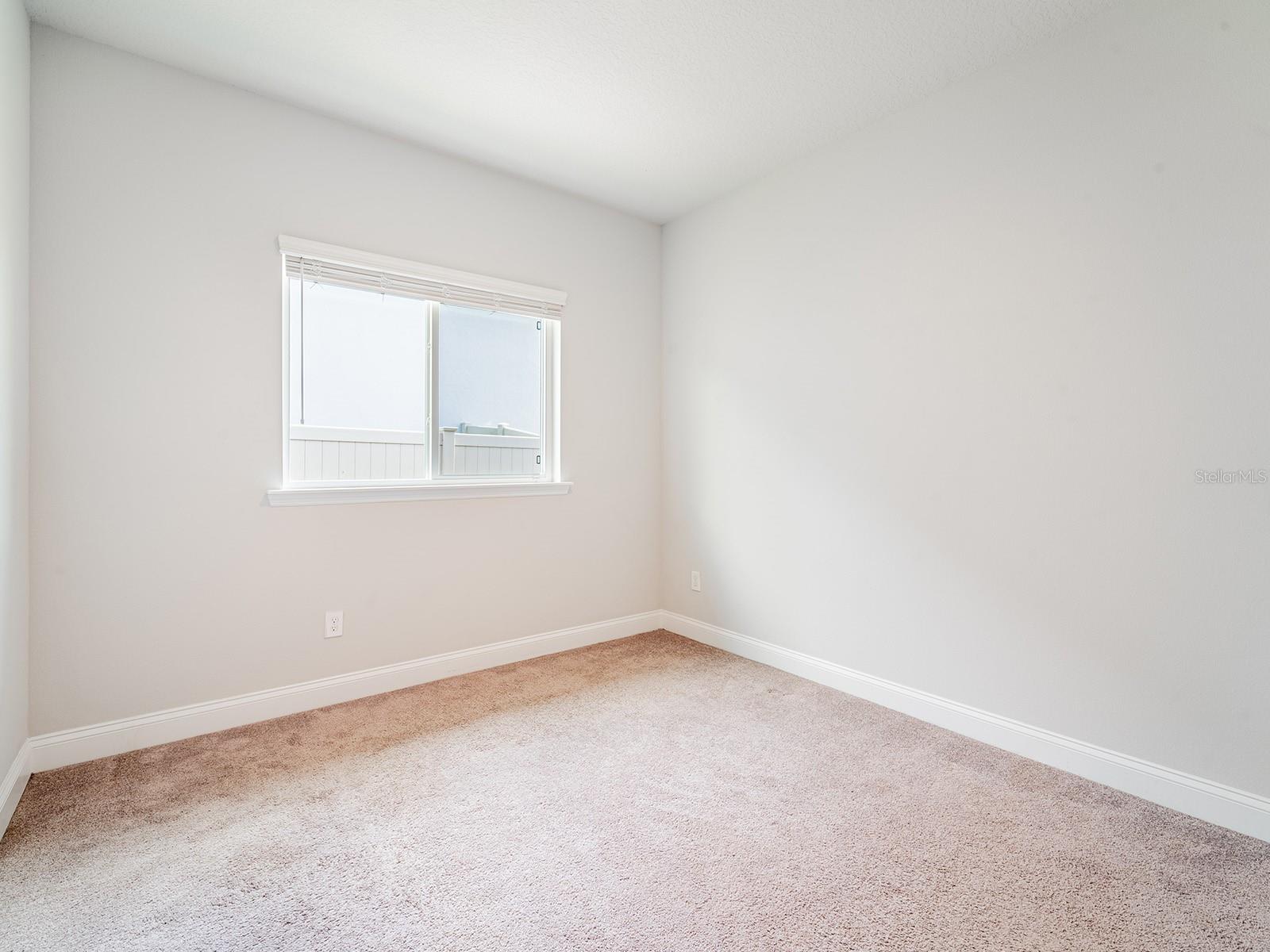 Image 18 of 56 For 17006 Crestmont Boulevard