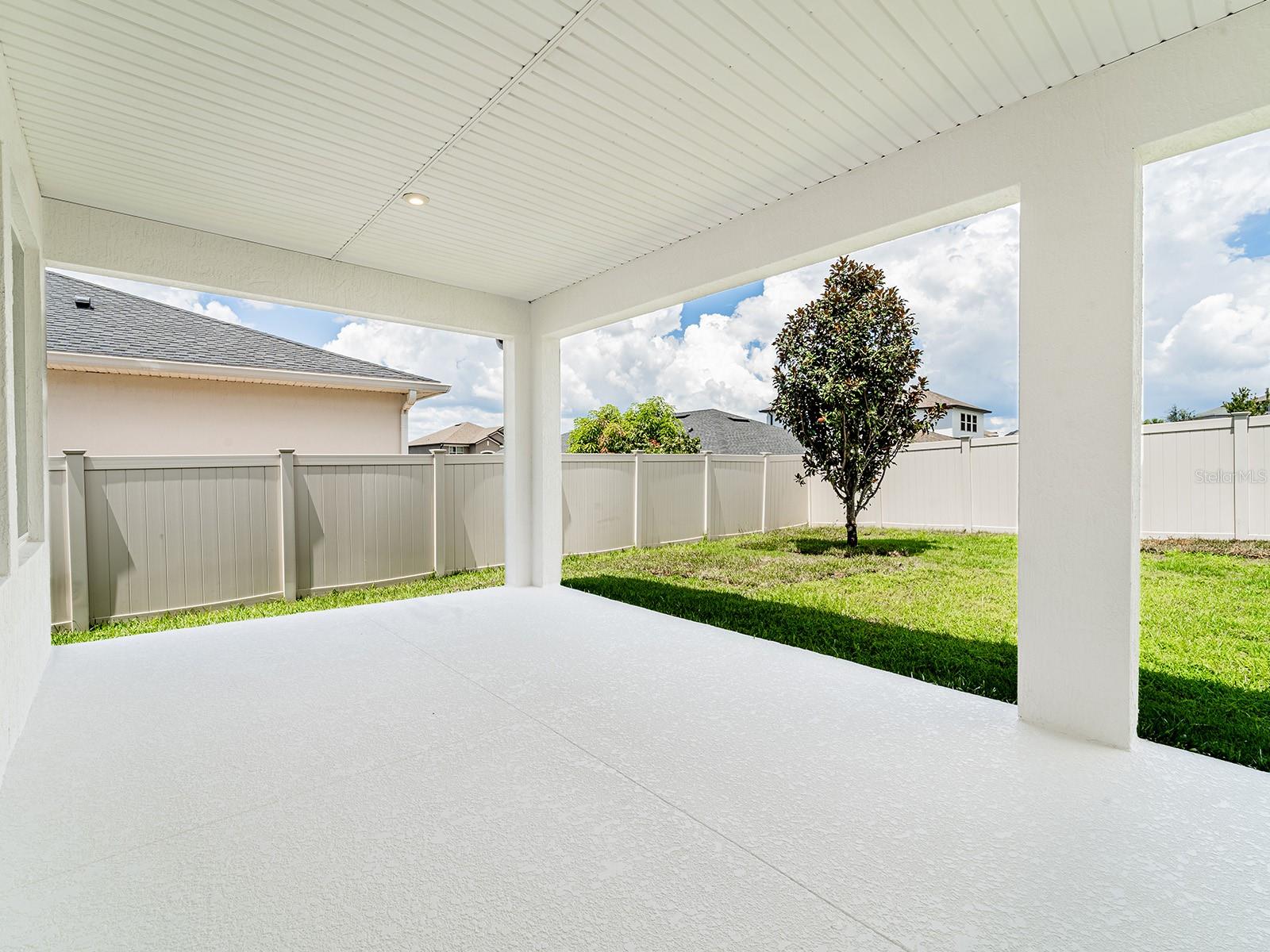 Image 34 of 56 For 17006 Crestmont Boulevard