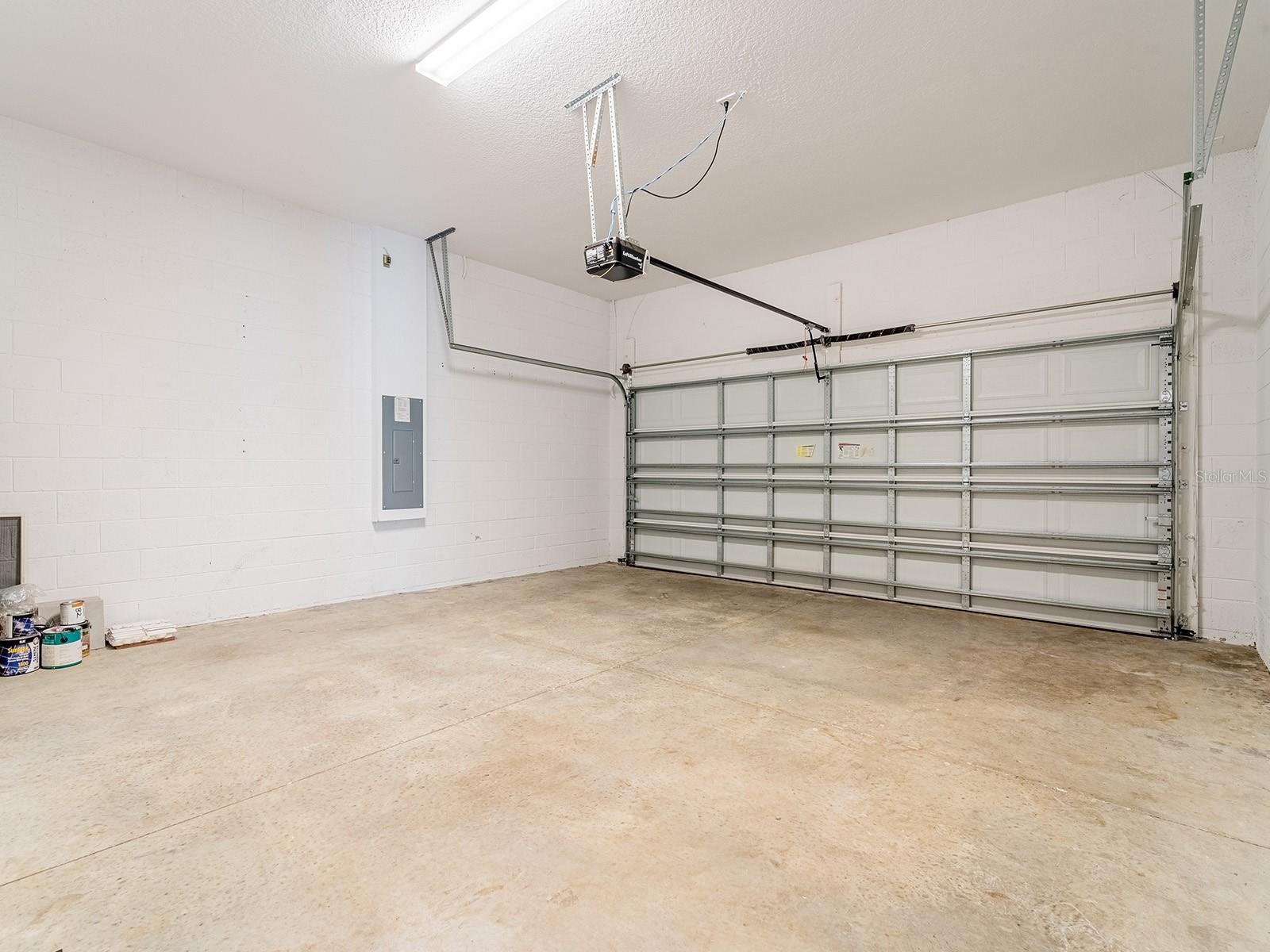Image 39 of 56 For 17006 Crestmont Boulevard