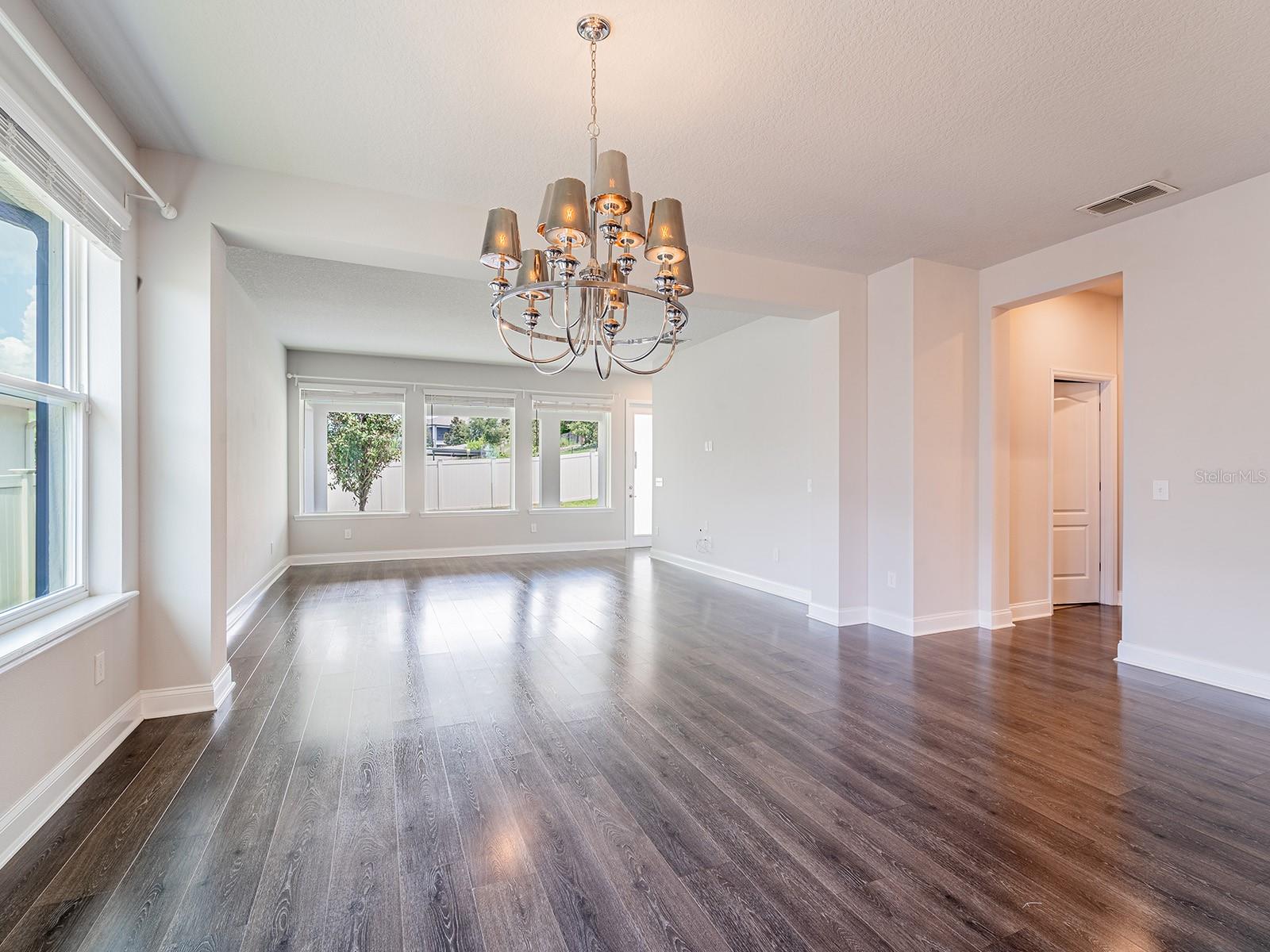 Image 45 of 56 For 17006 Crestmont Boulevard