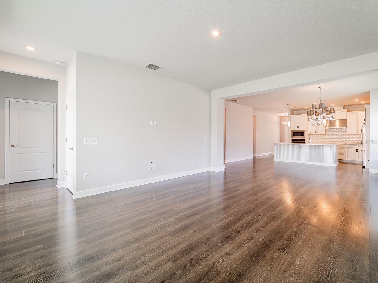 Image 47 of 56 For 17006 Crestmont Boulevard