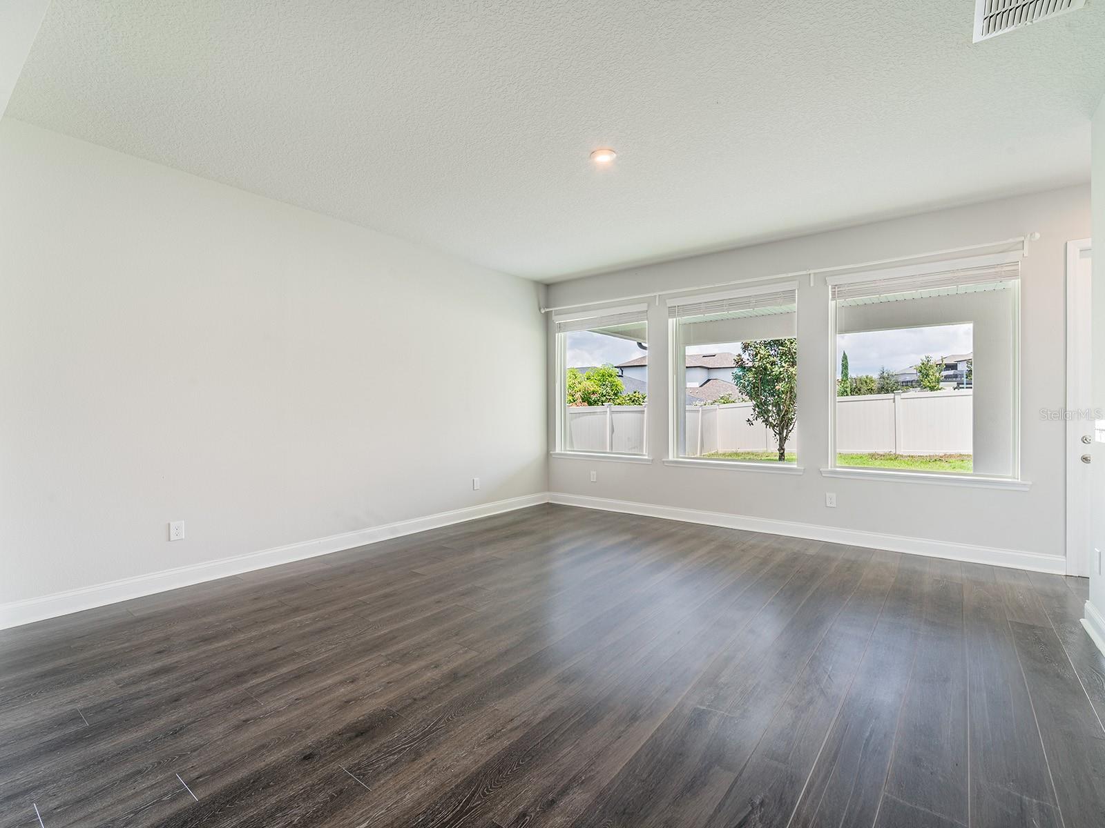 Image 49 of 56 For 17006 Crestmont Boulevard