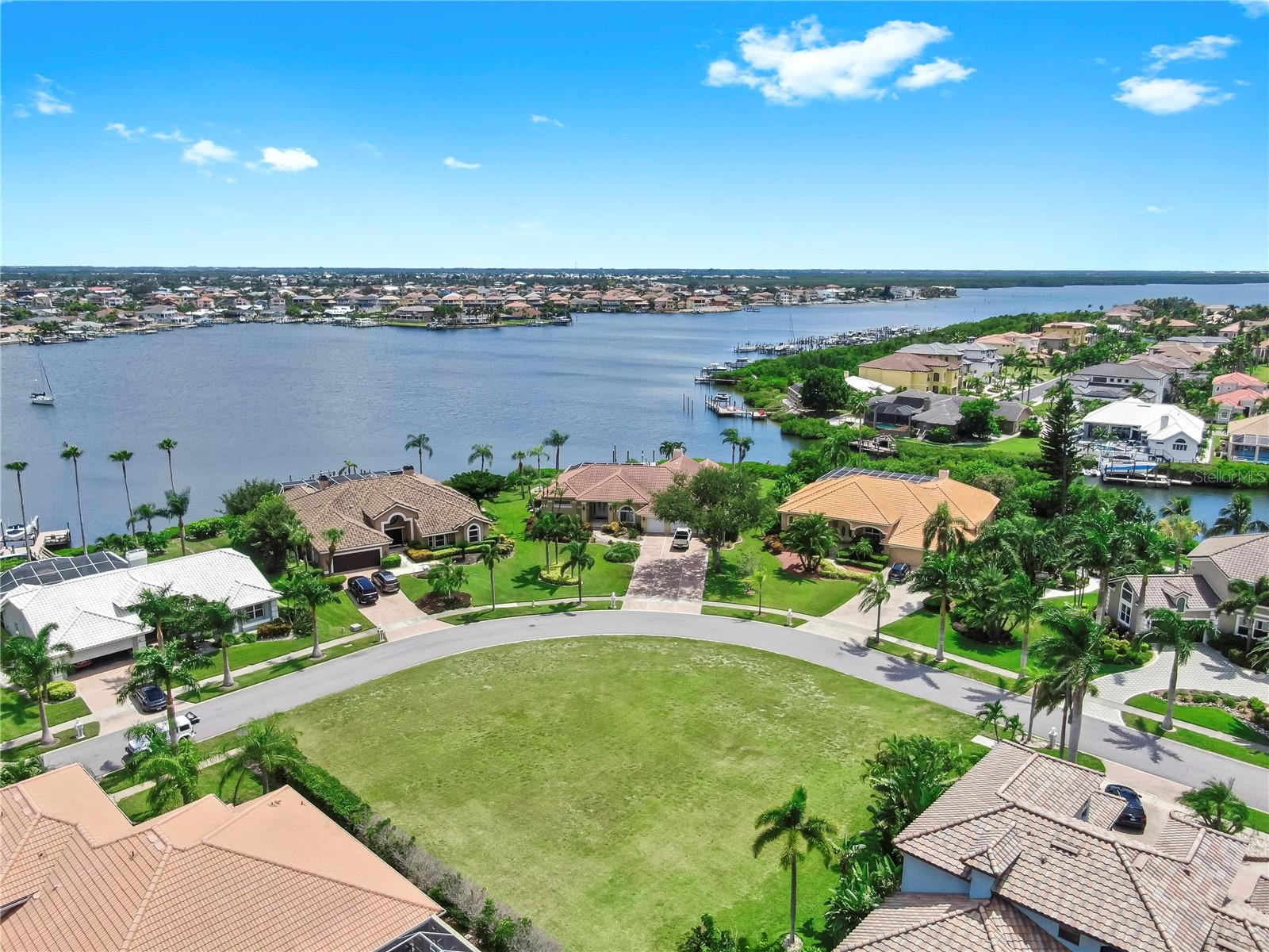 Image 10 of 22 For 6424 Rubia Circle