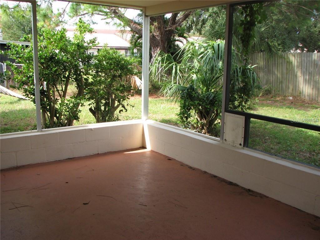 Image 5 of 7 For 9831 Lamantin Drive