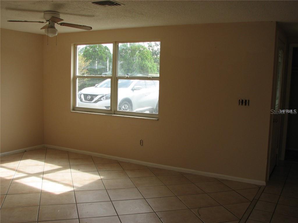 Image 6 of 7 For 9831 Lamantin Drive