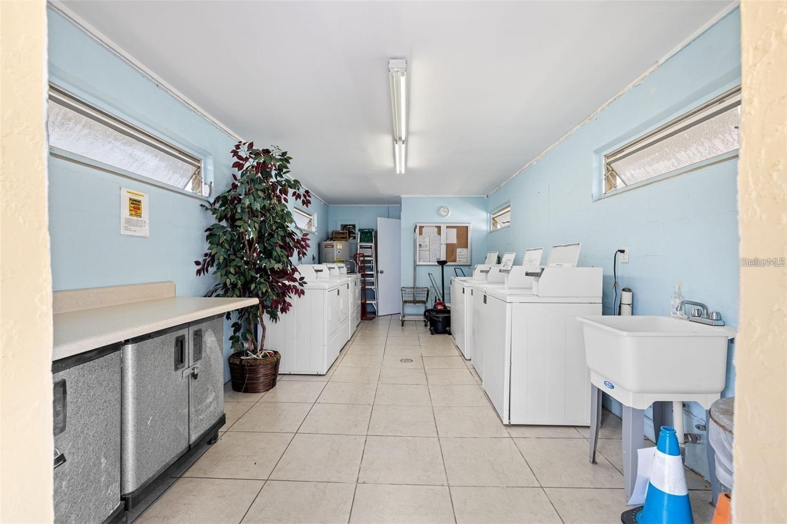 Image 15 of 28 For 864 Lake Haven Road