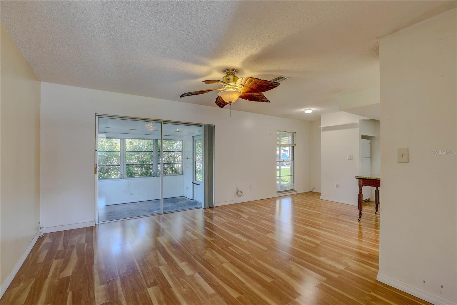 Image 5 of 28 For 864 Lake Haven Road