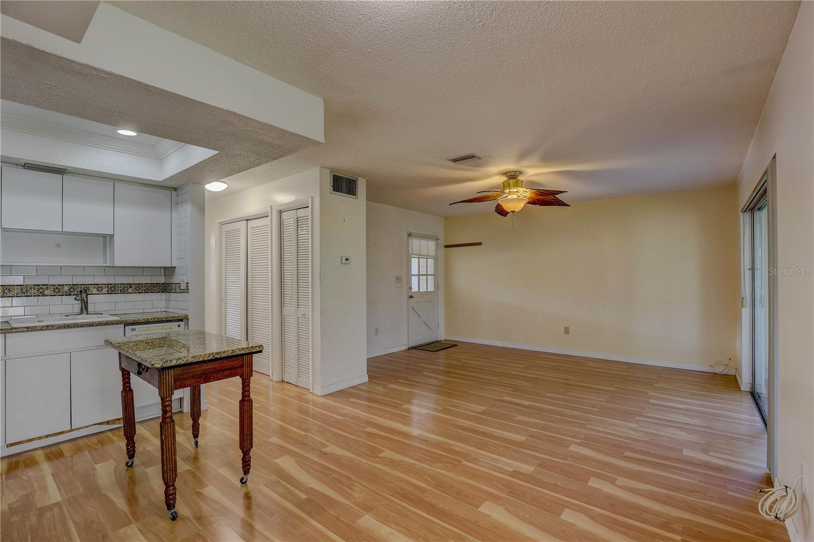 Image 6 of 28 For 864 Lake Haven Road