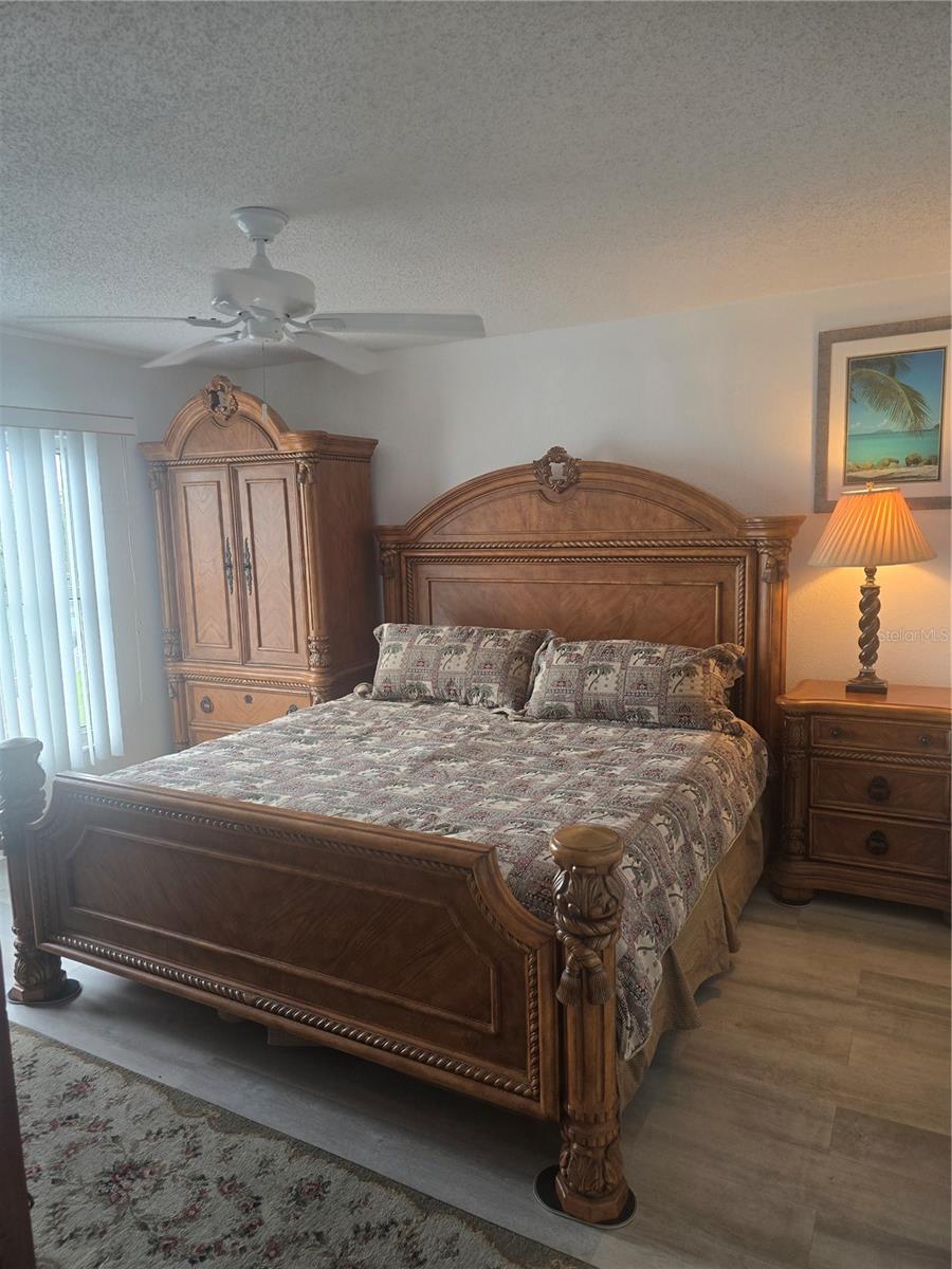 Image 2 of 9 For 4939 Floramar Terrace 302