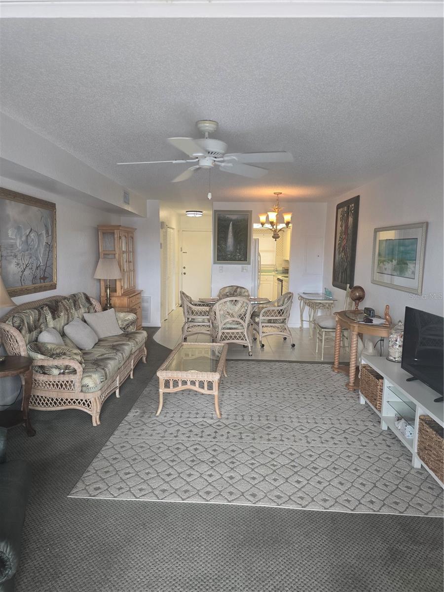 Image 3 of 9 For 4939 Floramar Terrace 302