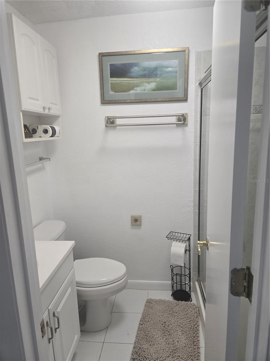 Image 4 of 9 For 4939 Floramar Terrace 302