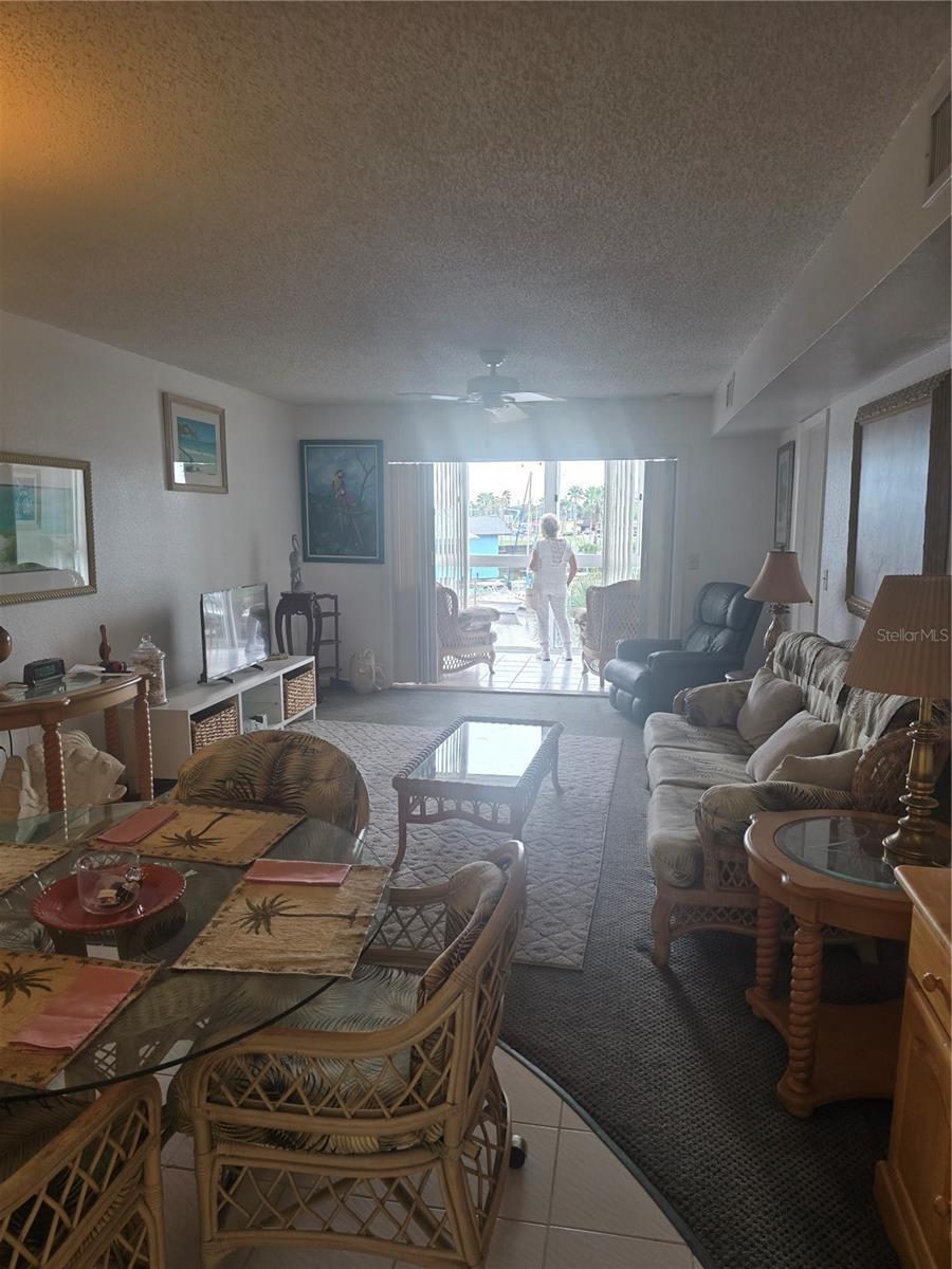 Image 8 of 9 For 4939 Floramar Terrace 302