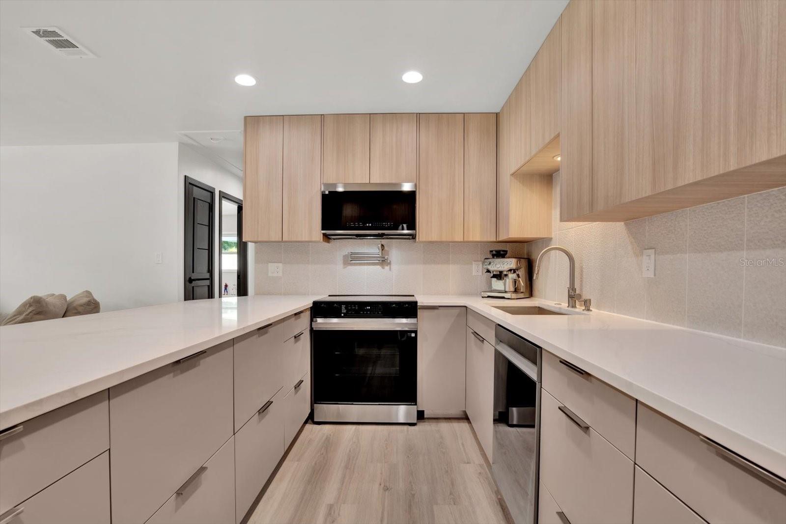 Image 11 of 33 For 241 Tralee Street