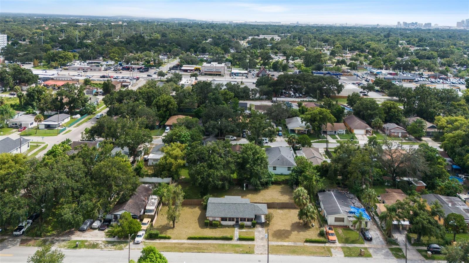 Listing photo id 19 for 3415 Deleuil Avenue