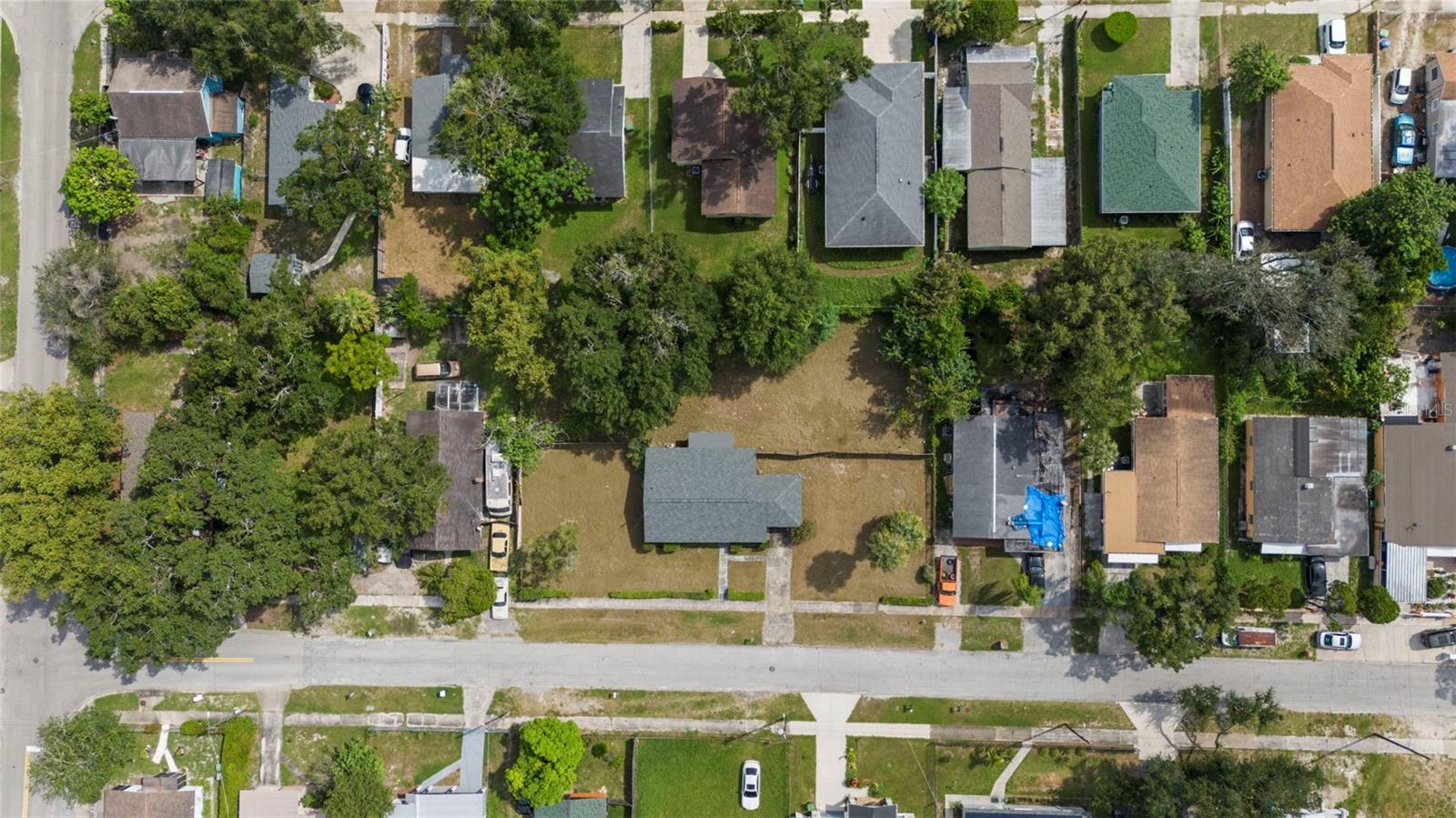 Listing photo id 2 for 3415 Deleuil Avenue