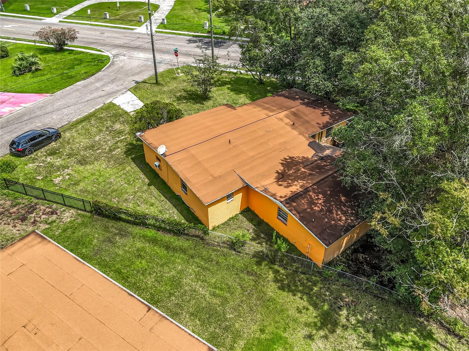 Image 11 of 40 For 4306 Trenton Drive N