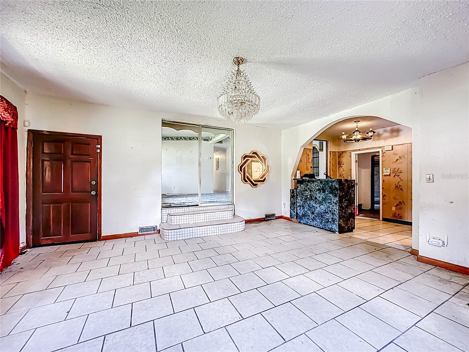 Image 5 of 40 For 4306 Trenton Drive N