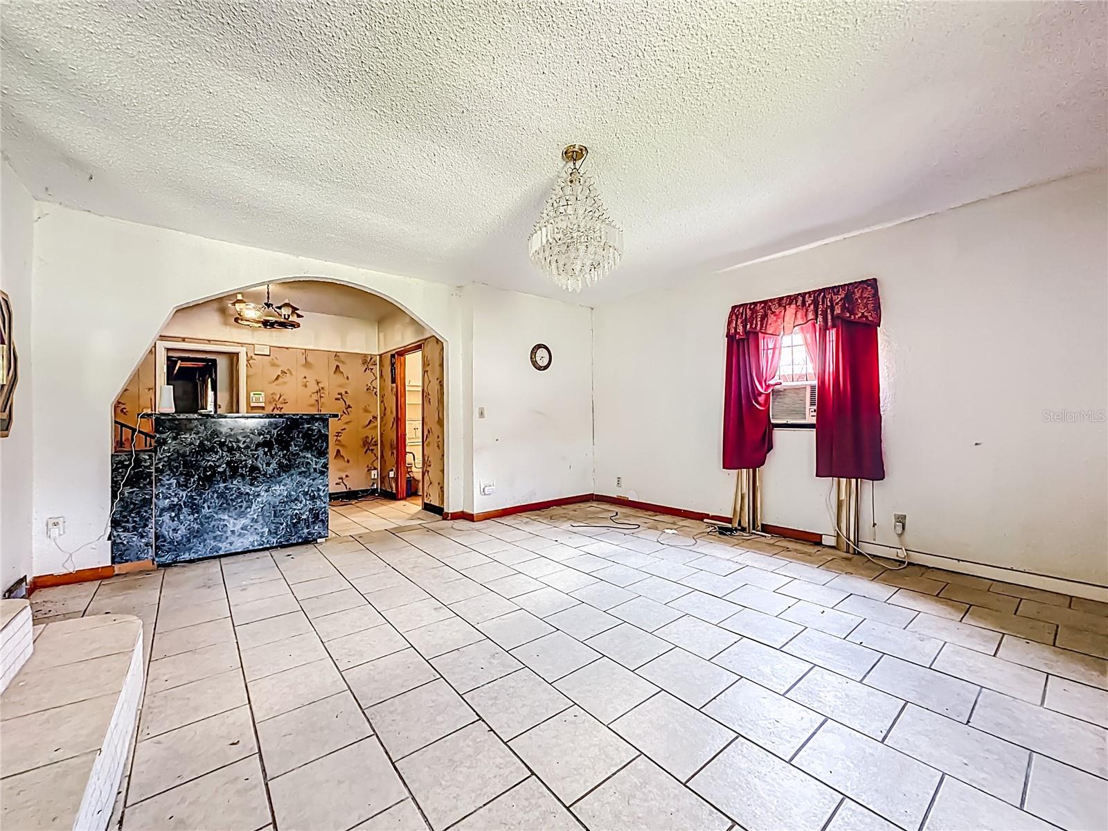 Image 7 of 40 For 4306 Trenton Drive N