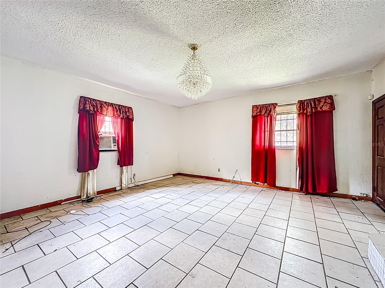 Image 8 of 40 For 4306 Trenton Drive N
