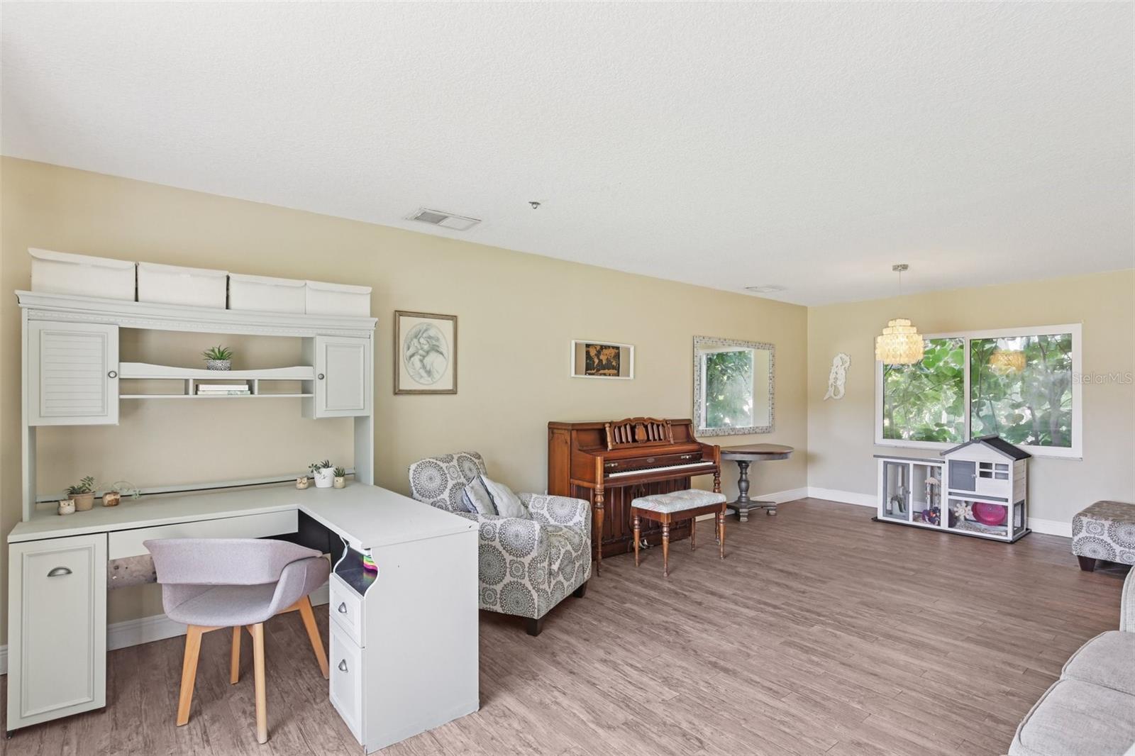 Image 27 of 74 For 1306 Ivywood Drive
