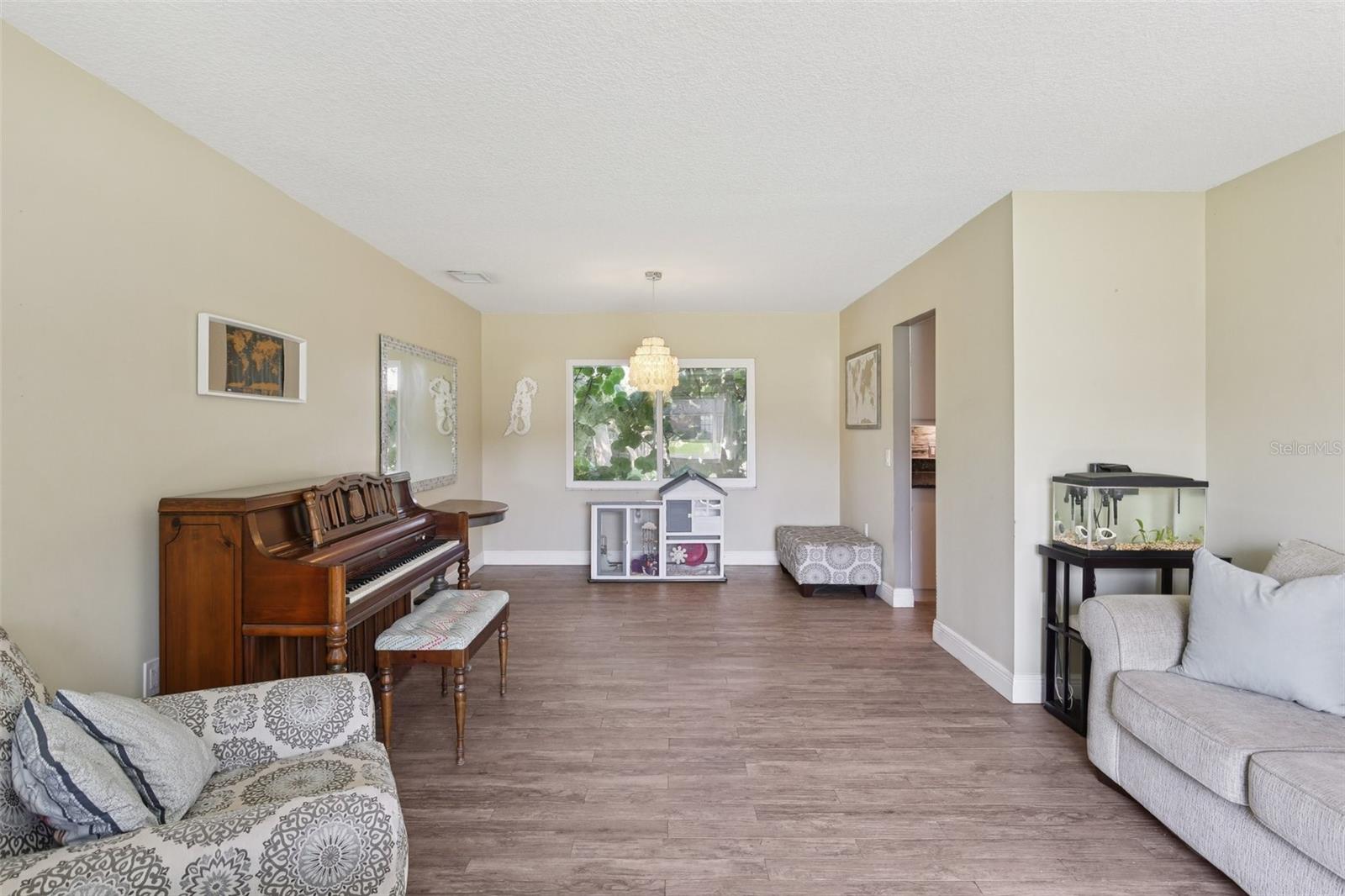 Image 28 of 74 For 1306 Ivywood Drive