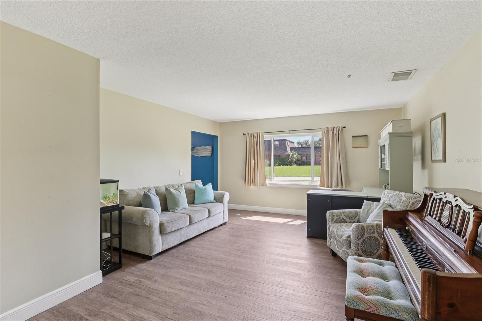 Image 29 of 74 For 1306 Ivywood Drive