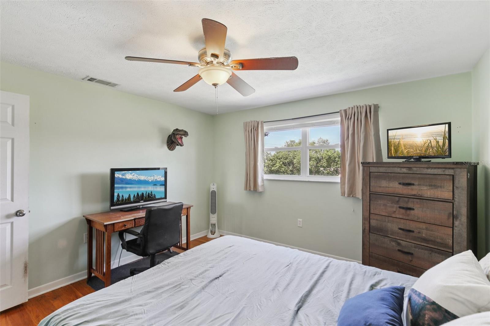 Image 39 of 74 For 1306 Ivywood Drive