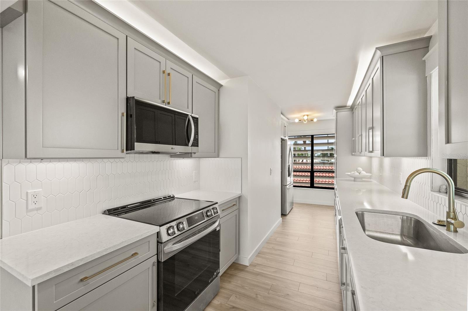 Image 13 of 45 For 7867 Sailboat Key Blvd S  201