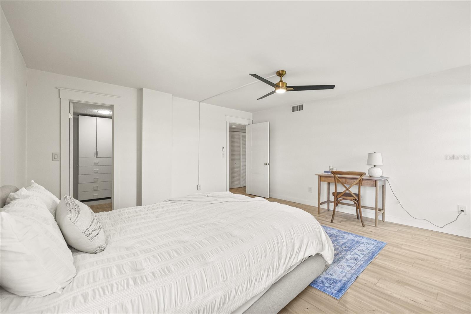 Image 24 of 45 For 7867 Sailboat Key Blvd S  201