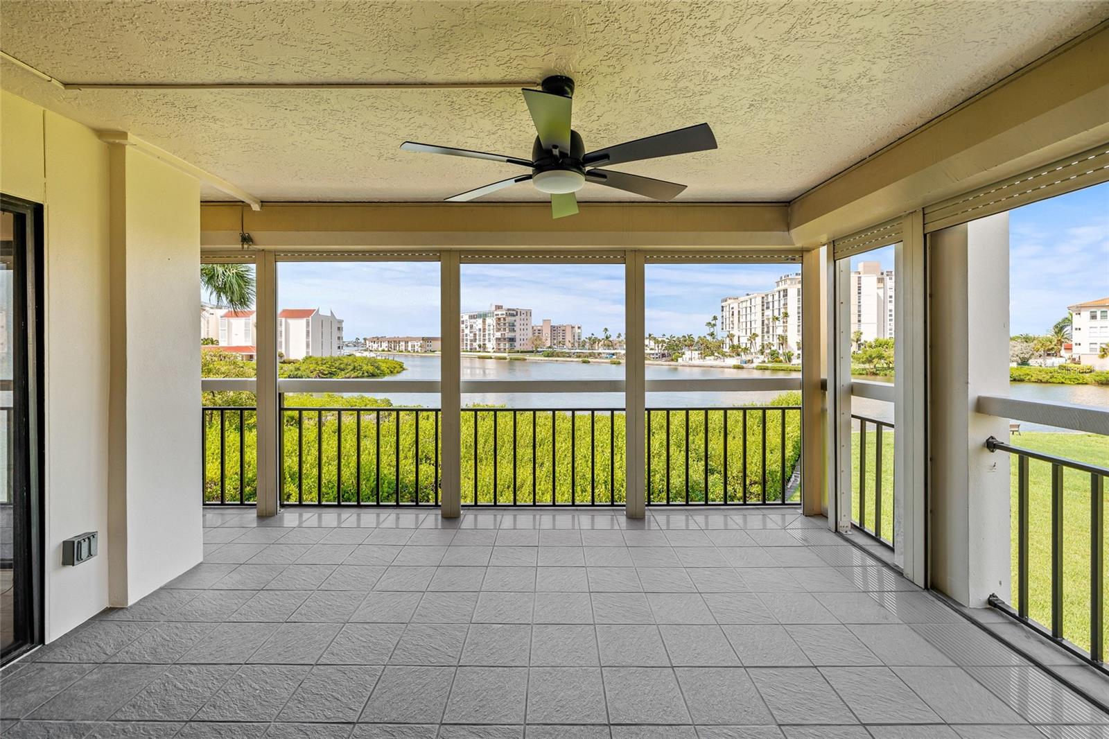 Image 30 of 45 For 7867 Sailboat Key Blvd S  201