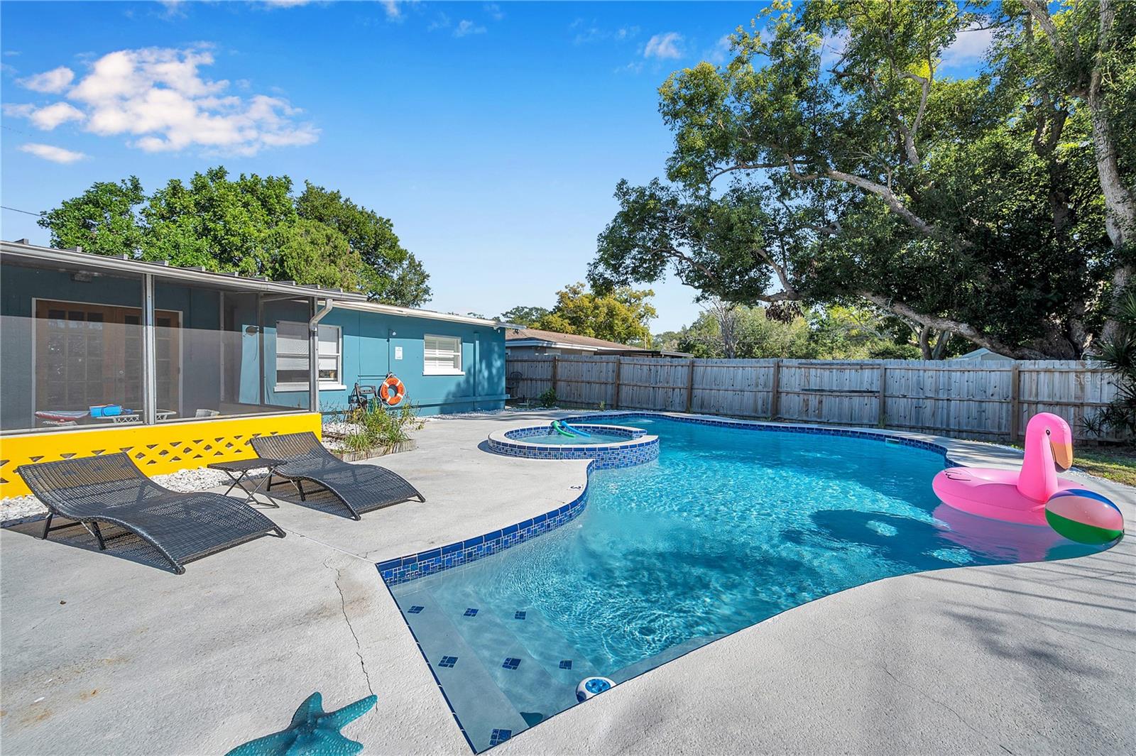 Image 2 of 18 For 1571 Belleair Road