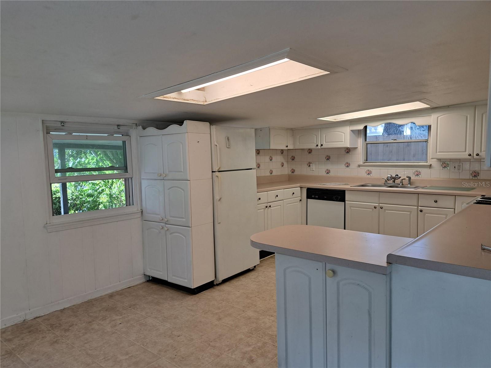 Image 16 of 76 For 1040 65th Street S