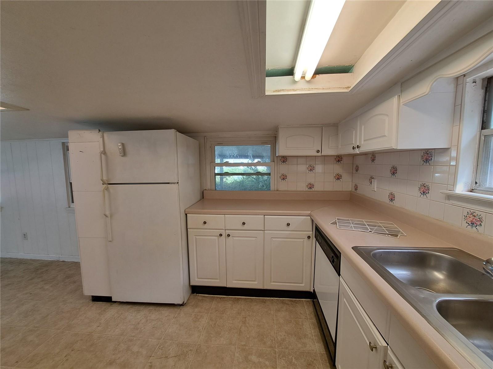 Image 18 of 76 For 1040 65th Street S