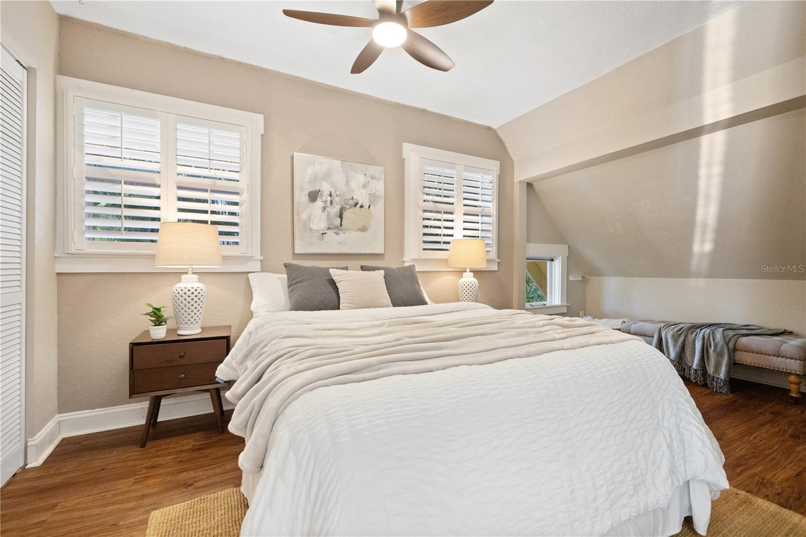 Image 4 of 61 For 937 5th Street N