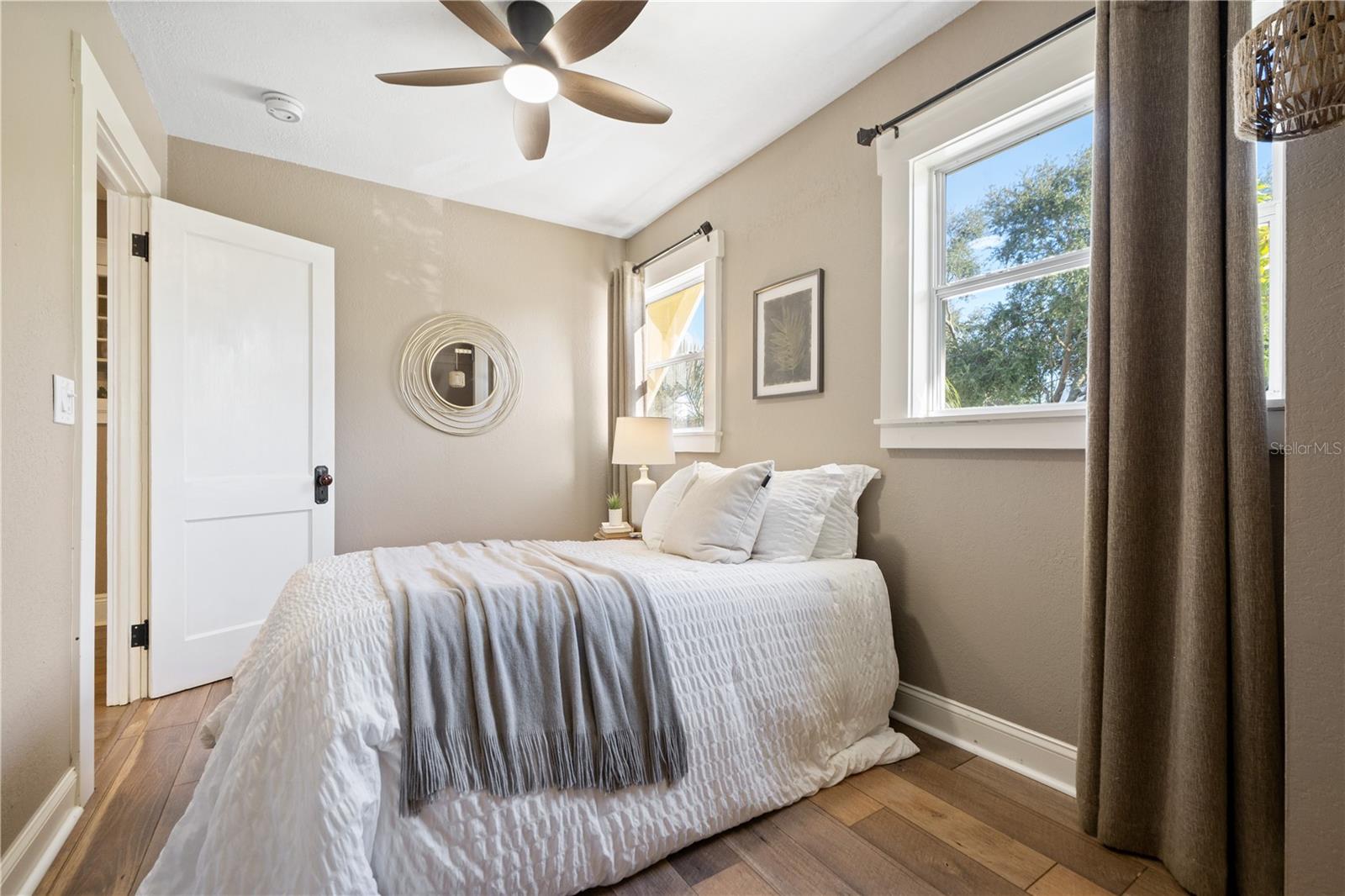 Image 42 of 61 For 937 5th Street N