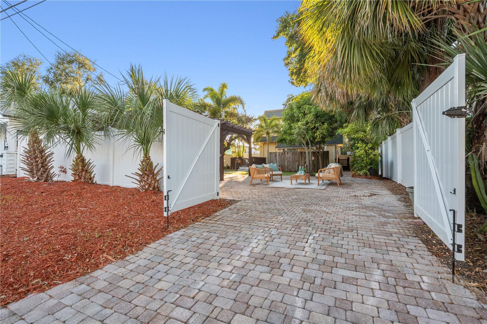 Image 51 of 61 For 937 5th Street N