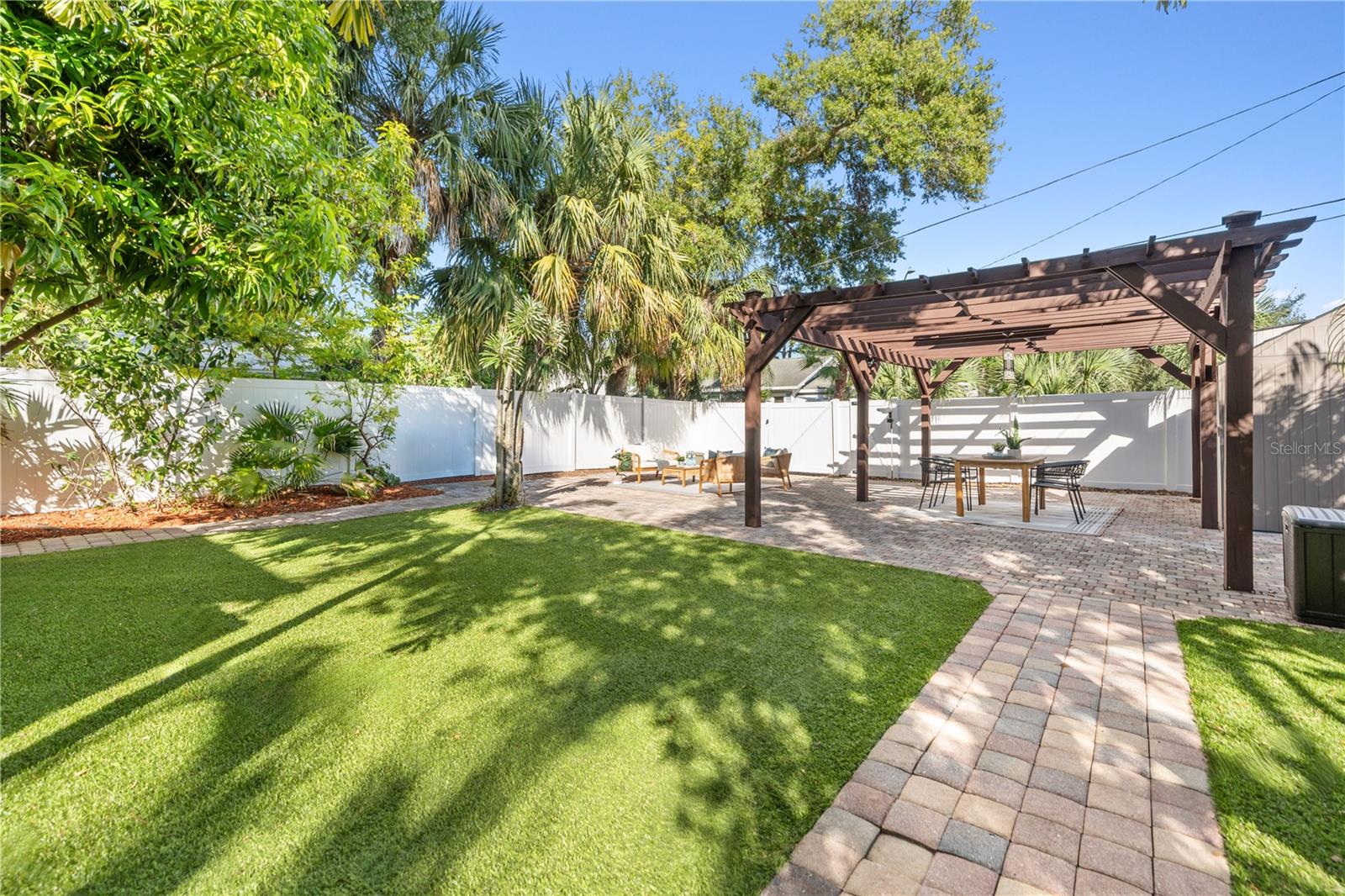 Image 8 of 61 For 937 5th Street N