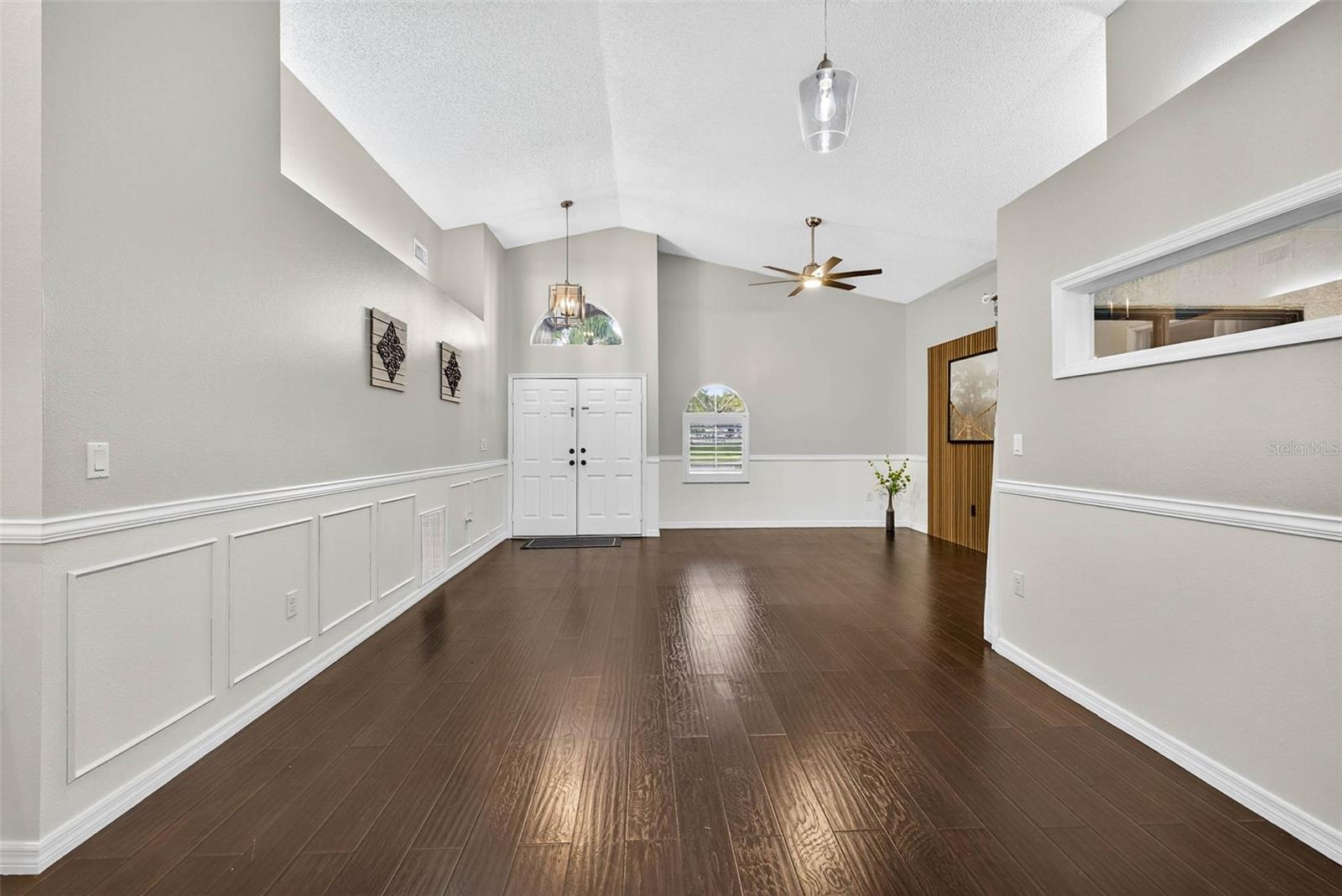Image 11 of 47 For 890 Kriswell Court