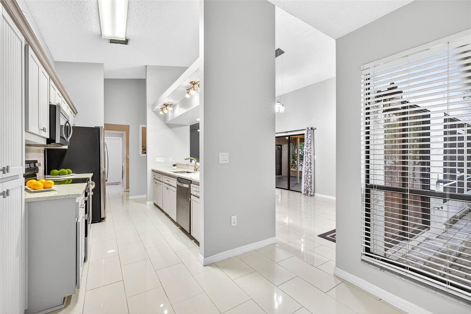 Image 24 of 47 For 890 Kriswell Court